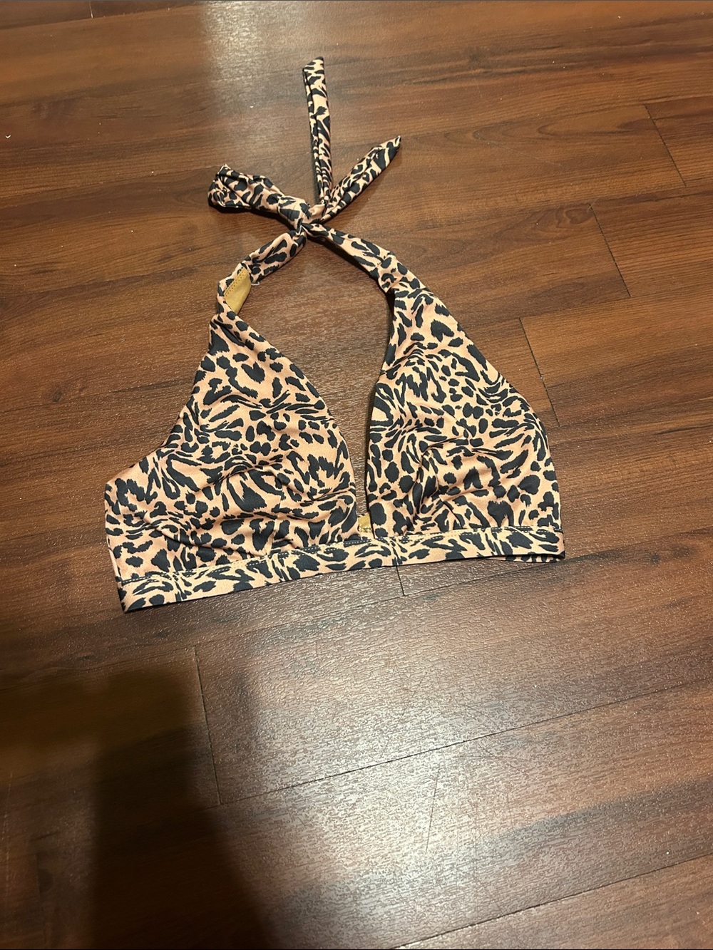 * Asos Swim Womens Sz 32J Bikini Top Leopard Print